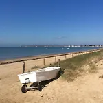 Maison 4 Adultes Et 4 Enfants - 250m De La La Guérinière